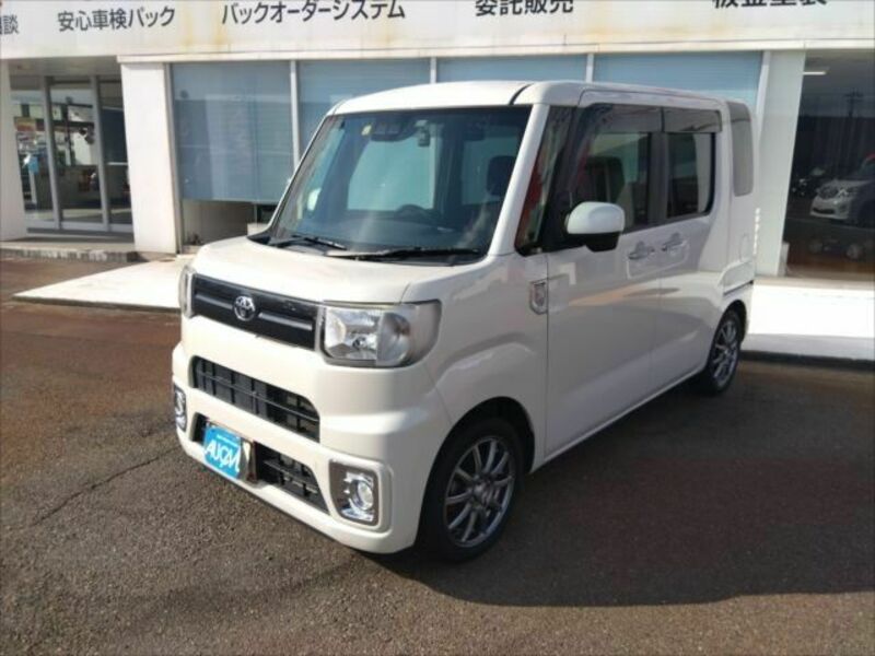 2018 TOYOTA PIXIS MEGA LA700A