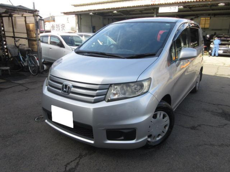 2011 HONDA FREED SPIKE GB3