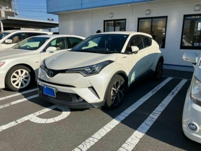 2017 TOYOTA C-HR ZYX10