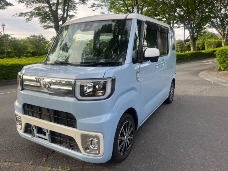 2019 TOYOTA PIXIS MEGA LA700A