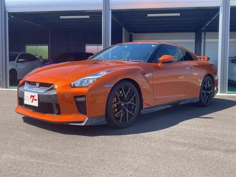 2016 NISSAN GT-R R35