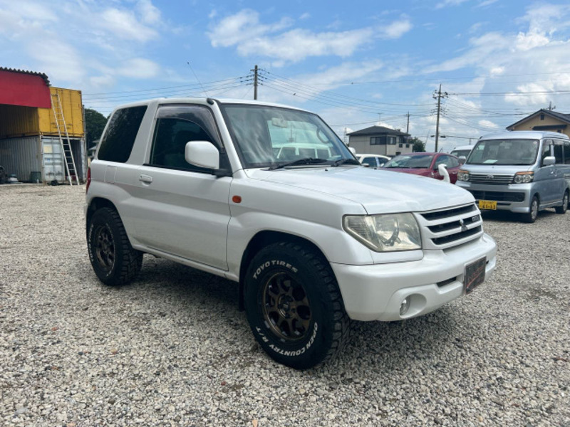 2001 MITSUBISHI PAJERO IO H67W