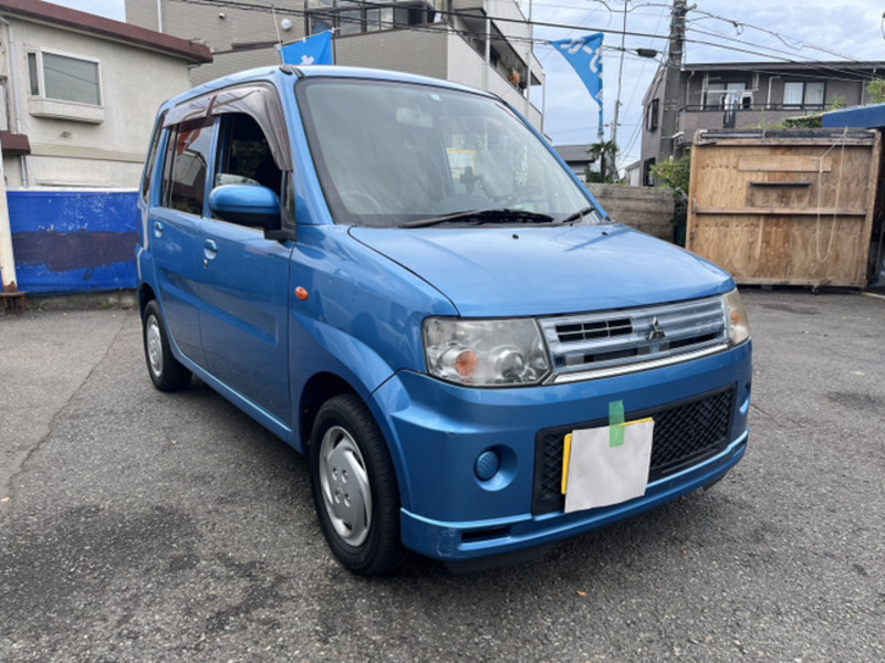 2011 MITSUBISHI TOPPO H82A