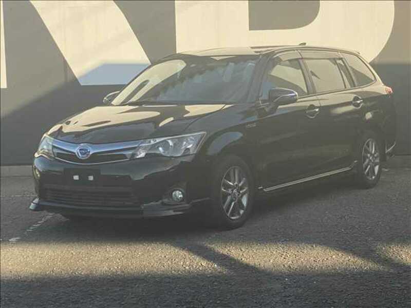 2014 TOYOTA COROLLA FIELDER DAA-NKE165G