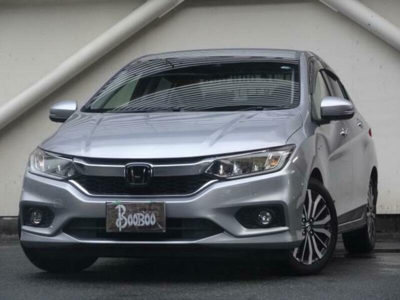 2017 HONDA GRACE DAA-GM4