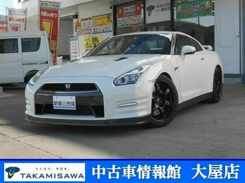 2015 NISSAN GT-R R35